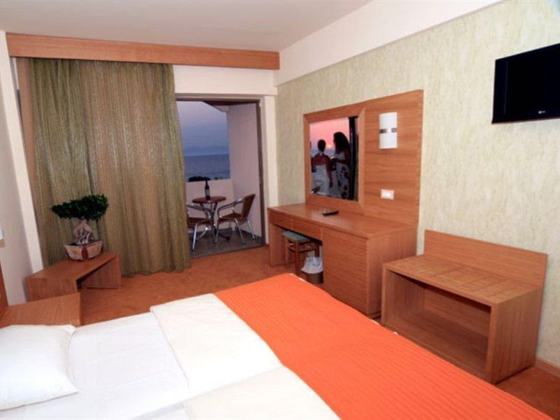 Ialyssos Bay Hotel เอียลิซอส ภายนอก รูปภาพ